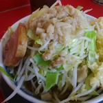 ジャンクガレッジ - ラーメン大盛り 野菜増し脂増しニンニクトリプル