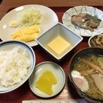 茶や - 冷たい春の雨の昼 600円定食