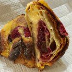 Pane Ho Maretta - 甘酸っぱいフランボワーズとカスタードクリームとチョコクリーム