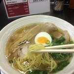 三六九 - 麺持ち上げ