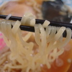ぎょうざの満洲 - 半ラーメン