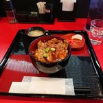 豚飼い屋 十勝の豚丼 - 「なかさつない（肉4枚）」680円