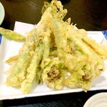 十八番 - 春山菜の天ぷら。