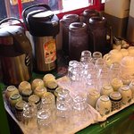 玉林酒家 - セルフコーナーです（２０１１年６月）。