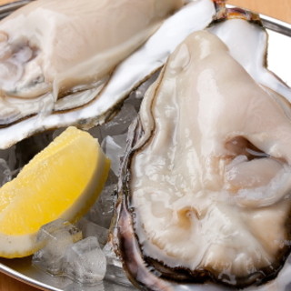 Contains 2 raw oysters