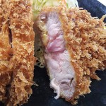 まるやま食堂 - 肩ロースとんかつ断面