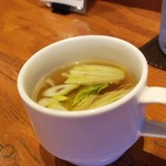 醤油味の長ネギと白菜のスープです。