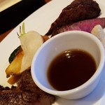 裏参道牛肉店 - おすすめのグレービーソースです。