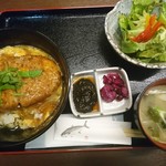 日本酒 和食屋喜男 - 三元豚のカツ丼。正価800円