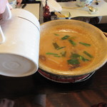 比良山荘 - 味噌出汁が入ります