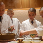 銀座 しのはら - 仲良い雰囲気が伝わってきて心地良い