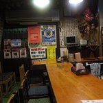 Yakitori sabuchiyan - 味のある雰囲気の店内