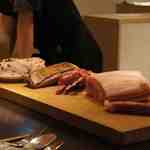 SIO syuji hijikuro - 肉を見て食べ方を決めるんです