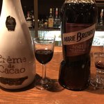 BAR 水田屋 - ７０年代のサントリー クレーム・ド・カカオブラウンと現行のマリーブリザール カカオ・ブラウンの飲み比べ