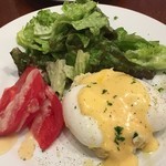 前菜:ゆで卵と自家製マヨネーズのサラダ