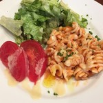 キュル・ド・サック - ランチ友の前菜:イカとフィジッリのパスタサラダ