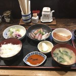 三亀勢 - マグロ昆布〆セット。
            税込900円。
            美味し。