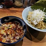 鶴一家 - 地獄つけ麺 並 (980円) / 辛、アツモリ