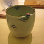 鮨 銀座 おのでら - 中国の一閑人の湯飲み？　人間ではなくて鳥です！