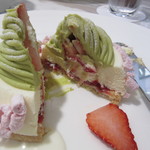 リール ギンザ - 苺のモンブランの中にも苺が・・・（嬉