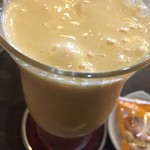 Kafeandothihokusu - 念願の喫茶ホークスにて(*´ω`*)
                      大阪名物ミックスジュース