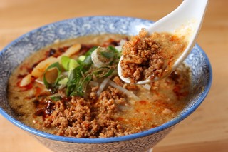 麺道楽 神楽や - 鶏白湯スープの神楽や担々麺