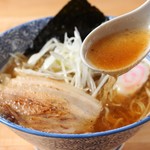 Men Doraku Kaguraya - 神楽や中華そば清湯スープ