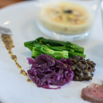 オクサリス - 【前菜（アントレ）】、紫甘藍（むらさきはぼたん）＋扁豆（ひらまめ）＋菜花（なばな）