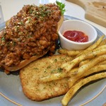 cafe PAN THE SWEET - チリビーンホットドッグ(칠리빈 핫도그) 7500ウォン