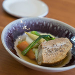 オクサリス - 【禽獣肉（ヴィヤンド）】、"燉豬五花肉（ぶたばらにくにこみ、≒ポ・ト・フ）"