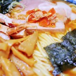 中華そば べんてん - ラーメン中盛少なめ、のり、つまみチャーシューを追加