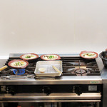 和久 - 鍋の調理風景(2018年2月中旬 夜)