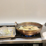 和久 - 天婦羅の調理風景(2018年2月中旬 夜)