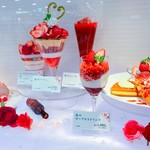 タカノフルーツパーラー - 綺麗なショーケース