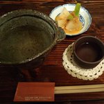 Yuki Chi - お通し（かぶのうにあえ）と日本酒（鶴齢純米吟醸）