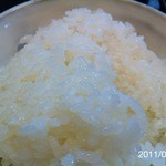 ツヤツヤのご飯　お替り一回ＯＫ