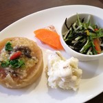 檜氣 - 2018年2月：車麩スパイシーカツ丼 ドリンクセット(\1300)…手間のかかった前菜付き