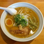 鶏白湯醤油らーめん（780円）