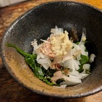 天史朗鮨 - めかぶ　玉ねぎ