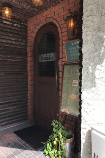 KOHOKU - 入り口は喫茶店みたい。