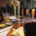神田 まる牛 second - スイス産のラクレットチーズがトロ～(*￣∇￣)ノ
