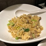 恵比寿餃子 大豊記 - 牛スジピリ辛炒飯