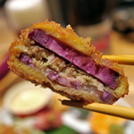 藍風珈琲店 - 紫芋の肉挟み揚げ