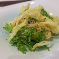 リナシメント - パスタ：島根産の白魚のフリット わさび菜柑橘風味 ペペロンチーノ2