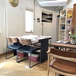 JAZZCAFE TOSSY - 明るい店内