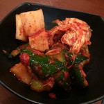 紅梅園 - H.29.12.10.夜 キムチ盛り合わせ 650円