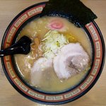 麺屋 かしゅう - しおラーメンのアップ