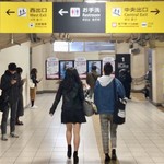 博多串焼き バッテンよかとぉ - 【おまけ写真】JR利用の場合は、出口が二択になるので、迷わず西出口から出よう。