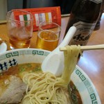 桂花ラーメン - 麺リフト(18-03)