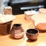 石臼挽き手打 蕎楽亭 - 【蕎麦汁】と【山の井（福島県）黒 特別酒@税込950円】